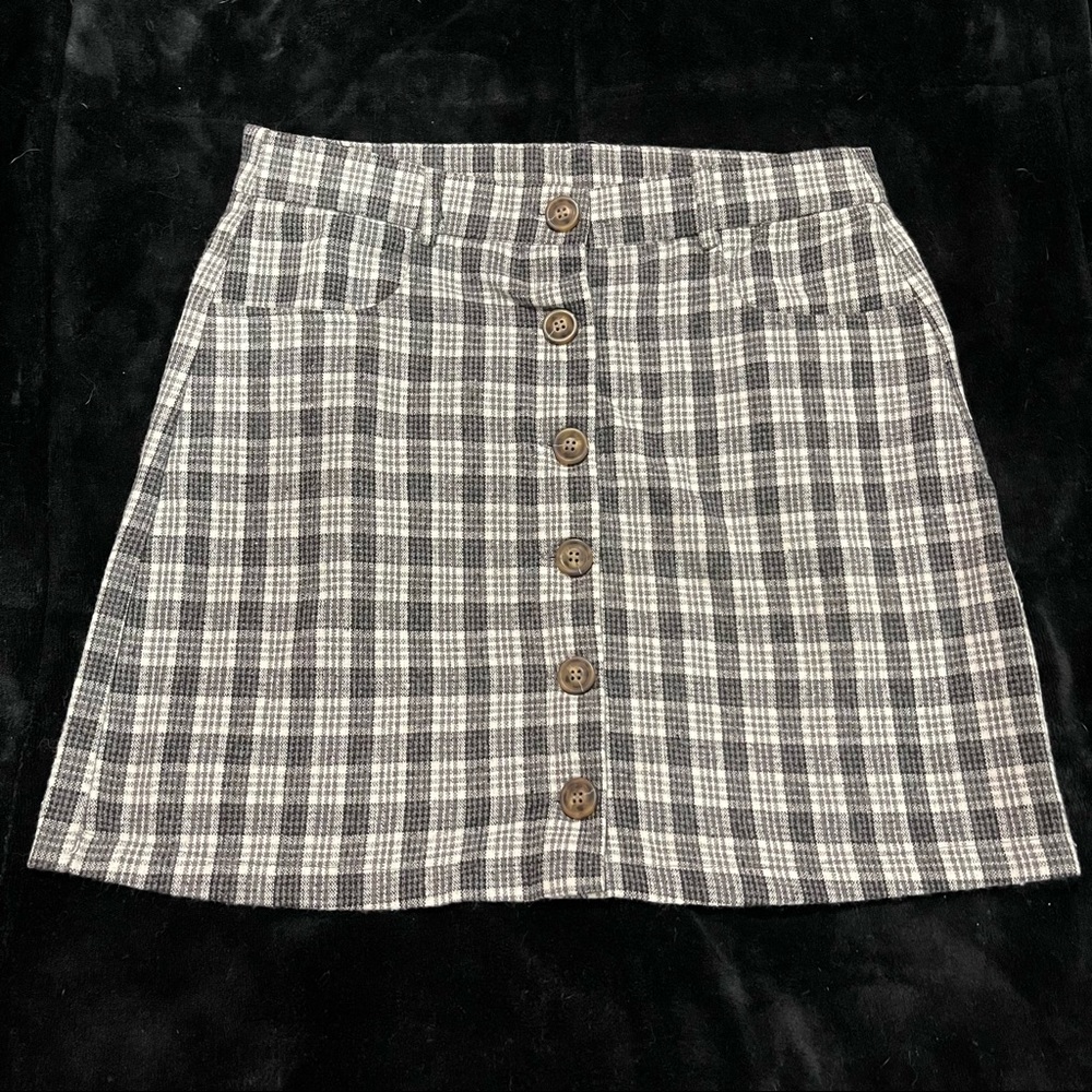 Cute sexy button up skirt!